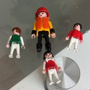 Vintage Lot of 4 gobra Figures 1981 mix